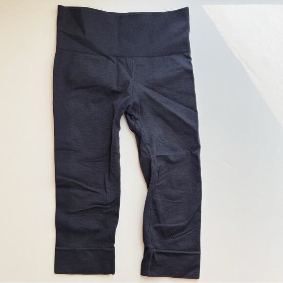 Lululemon Seamlessly Street Crop Leggings - Picture 3 of 8